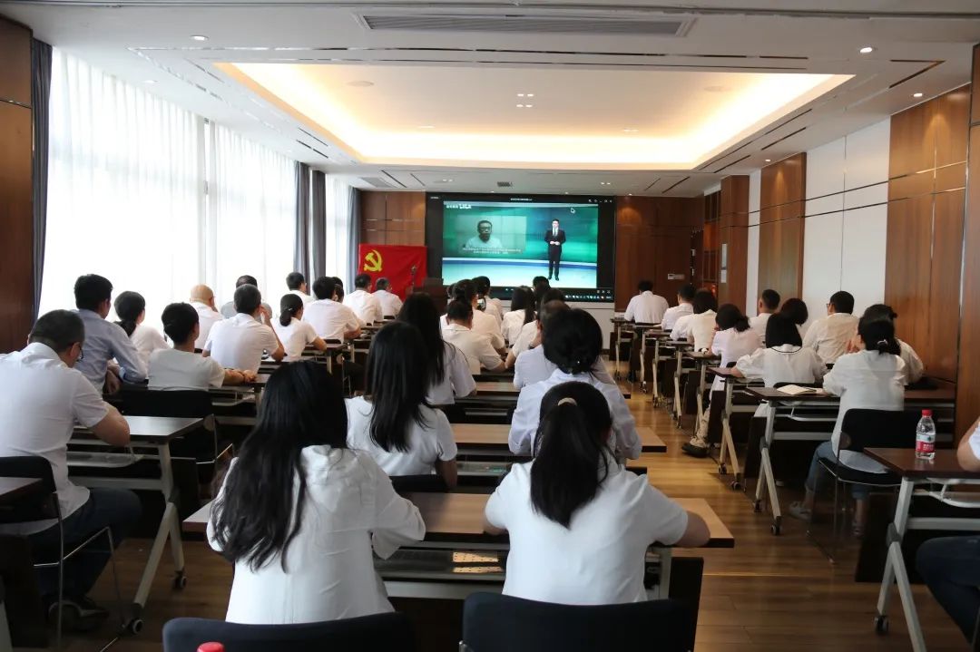 公司召開黨員大會慶祝中國共產(chǎn)黨成立104周年